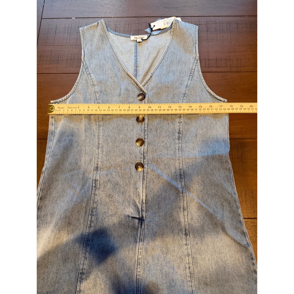 Day + Moon Liv Denim Romper Light Wash Button Front Sleeveless Medium NEW - Picture 3 of 7
